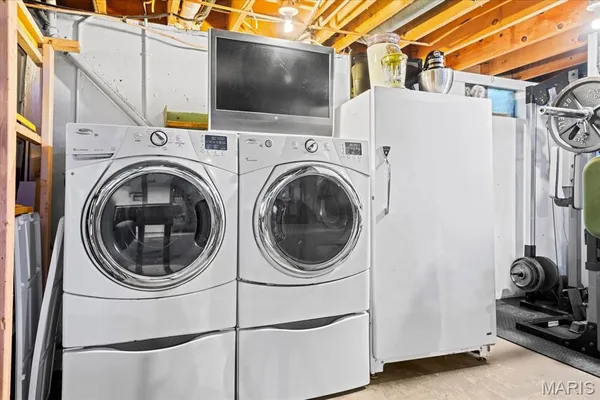 $318,800 | 616 Parkview Drive, Lebanon, IL 62254