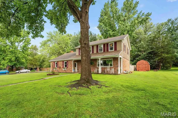 $318,800 | 616 Parkview Drive, Lebanon, IL 62254