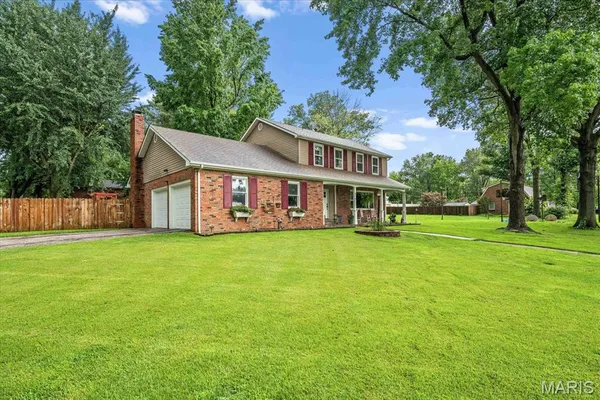 $318,800 | 616 Parkview Drive, Lebanon, IL 62254