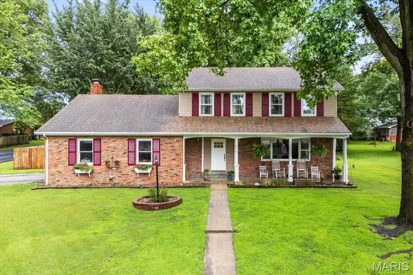 $318,800 | 616 Parkview Drive, Lebanon, IL 62254