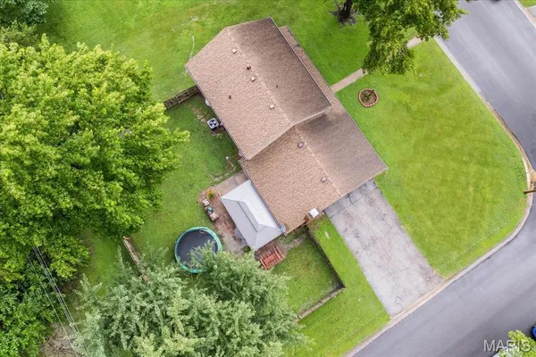 $318,800 | 616 Parkview Drive, Lebanon, IL 62254