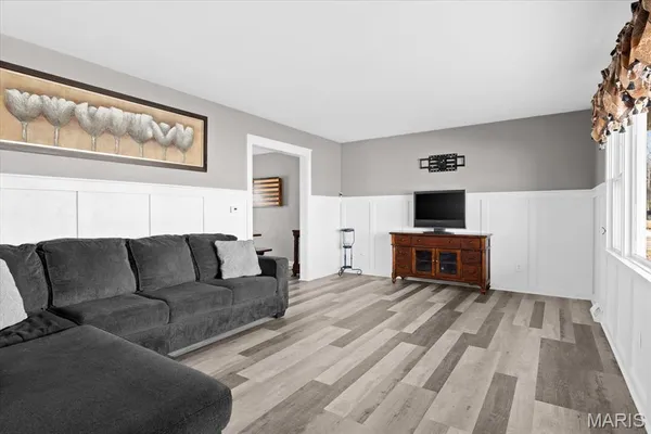 $318,800 | 616 Parkview Drive, Lebanon, IL 62254