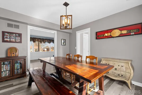 $318,800 | 616 Parkview Drive, Lebanon, IL 62254