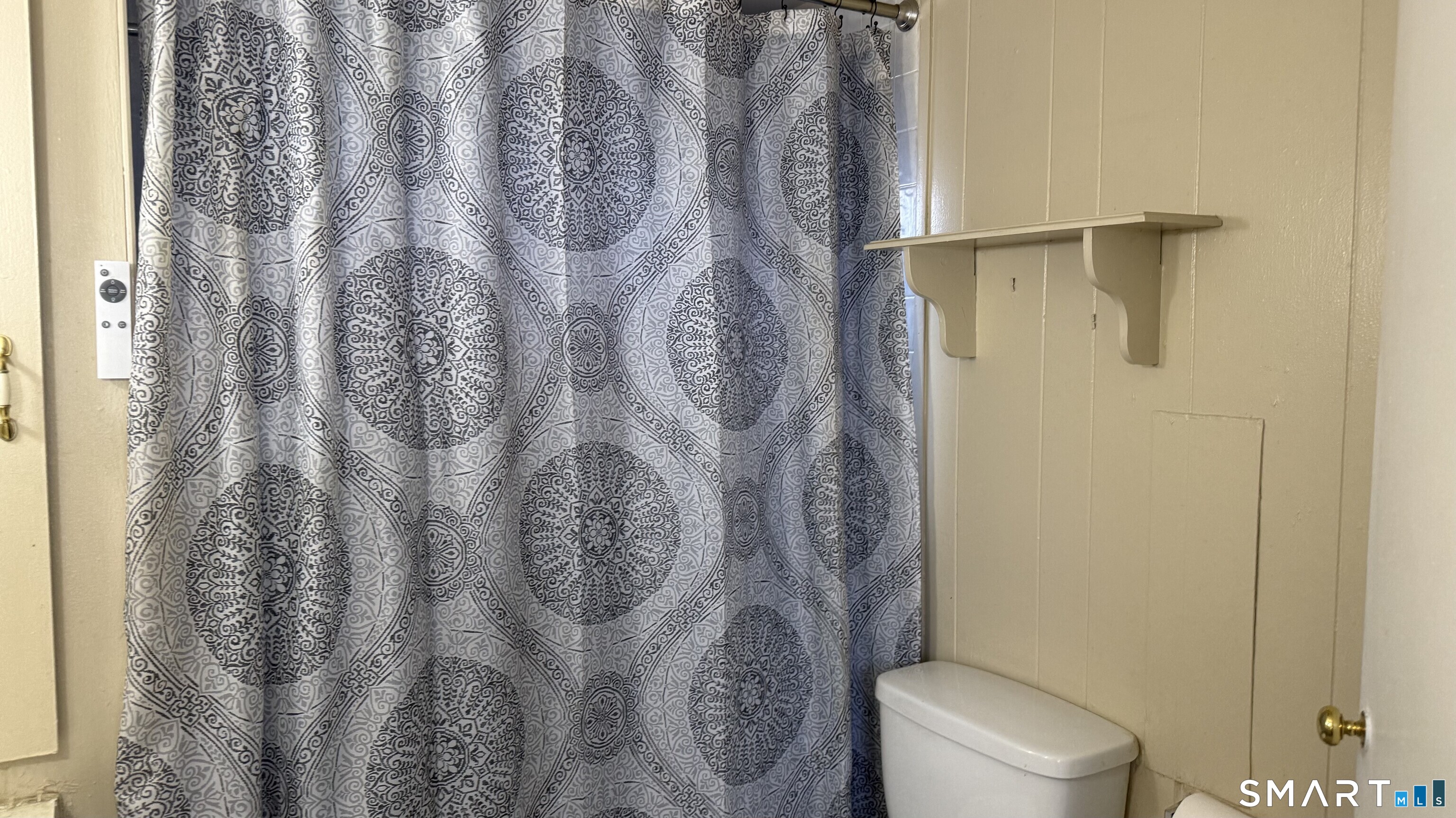 17 Montauk Road East Hartford, CT 06118 - Photo 10 of 18