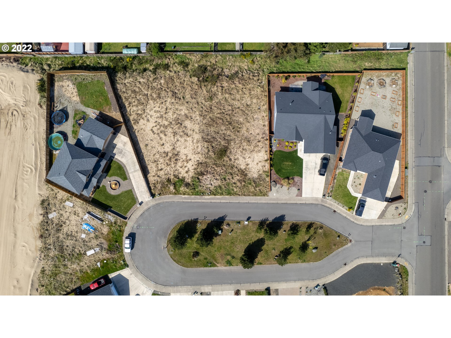 2040 Roosevelt Loop North Bend, OR 97459 - Photo 15 of 22 a bird view of a house