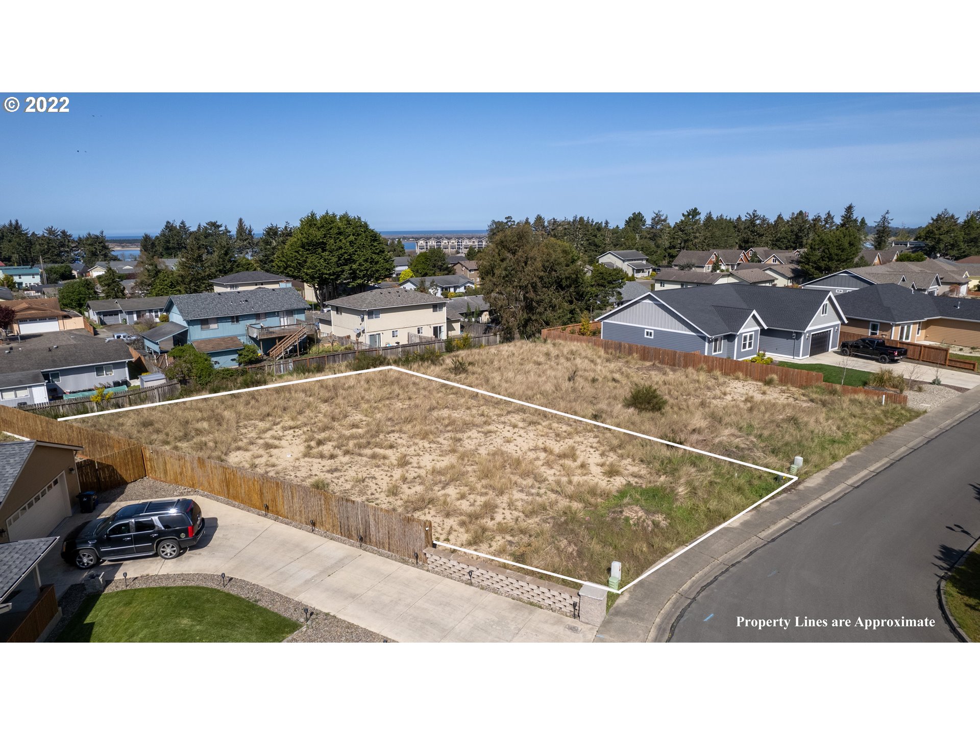 2040 Roosevelt Loop North Bend, OR 97459 - Photo 6 of 22 a view of a terrace