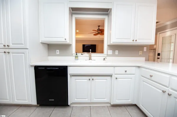 $339,900 | 372 West Autumn Ridge Road, Moore, SC 29369