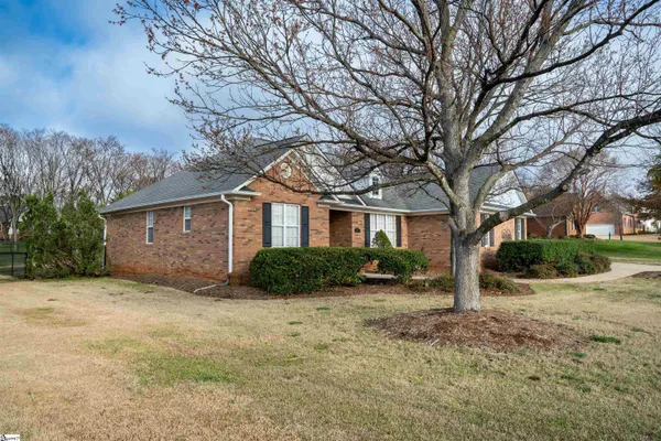 $339,900 | 372 West Autumn Ridge Road, Moore, SC 29369