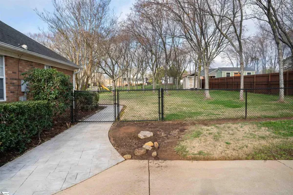 $339,900 | 372 West Autumn Ridge Road, Moore, SC 29369