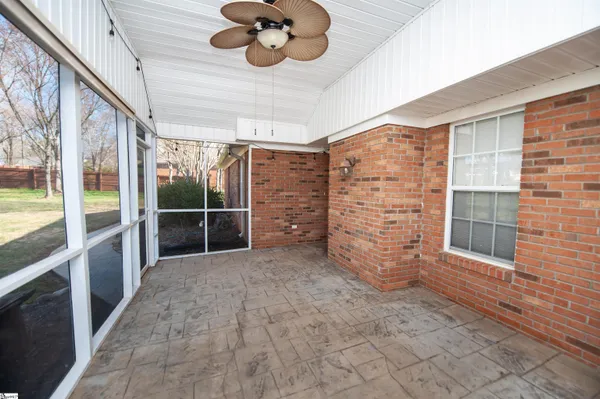 $339,900 | 372 West Autumn Ridge Road, Moore, SC 29369