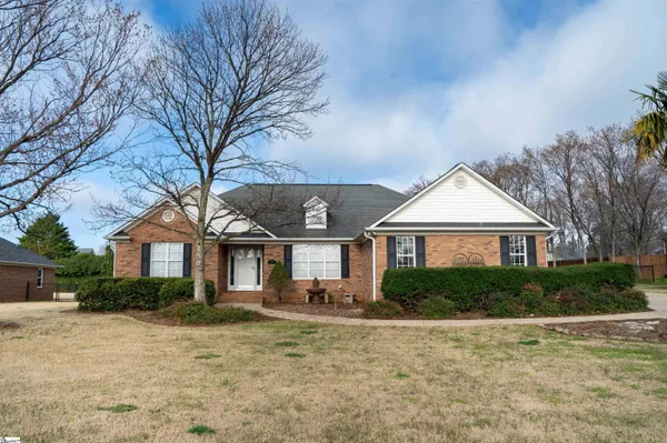 $339,900 | 372 West Autumn Ridge Road, Moore, SC 29369