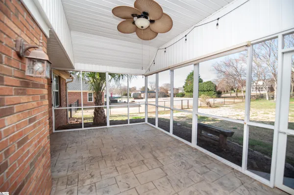 $339,900 | 372 West Autumn Ridge Road, Moore, SC 29369