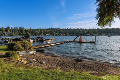 $3,150,000 | 2716 106th Place Southeast, Bellevue, WA 98004