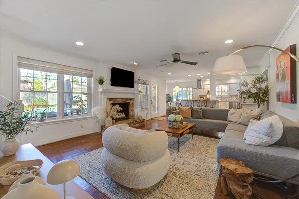 $6,500 | 407 Southchester Lane, Houston, TX 77079