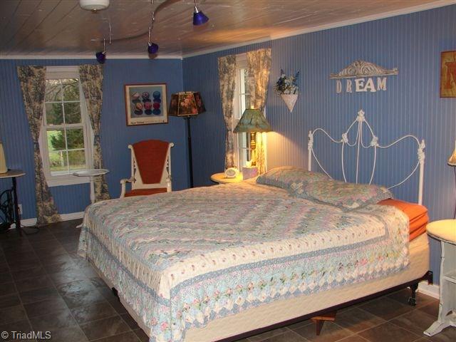 4904 Reeder Road Asheboro, NC 27205 - Photo 25 of 30 Large 2nd floor bedroom.