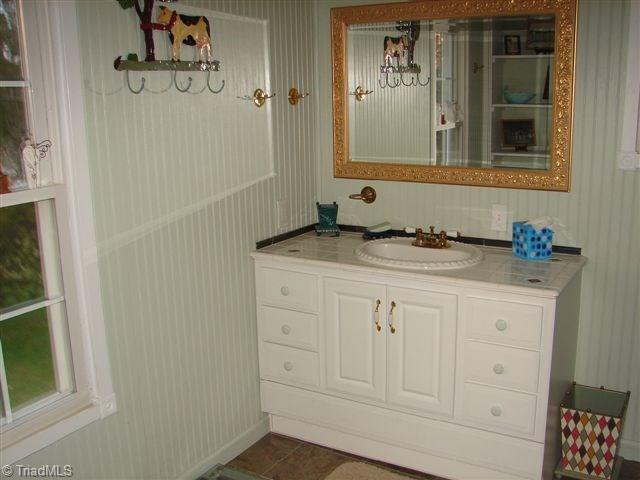 4904 Reeder Road Asheboro, NC 27205 - Photo 29 of 30 2nd view of 2nd floor bath room.