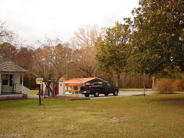 4904 Reeder Road Asheboro, NC 27205 - Photo 5 of 30 Front right side parking area
