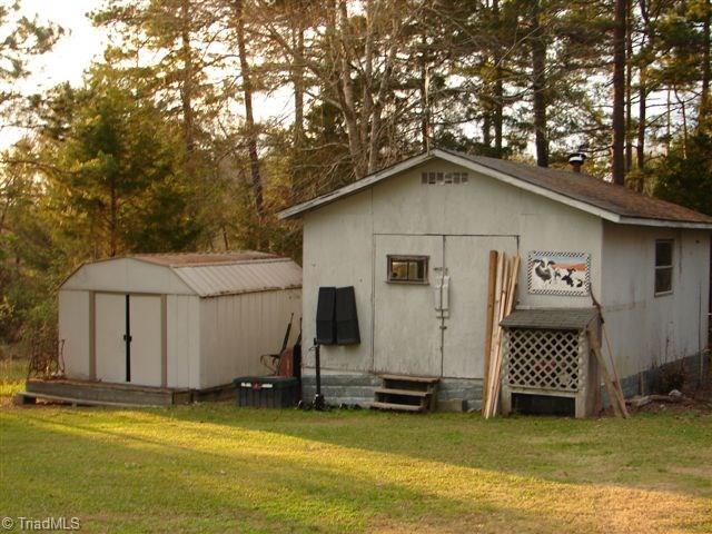 4904 Reeder Road Asheboro, NC 27205 - Photo 9 of 30 Wired workshop.