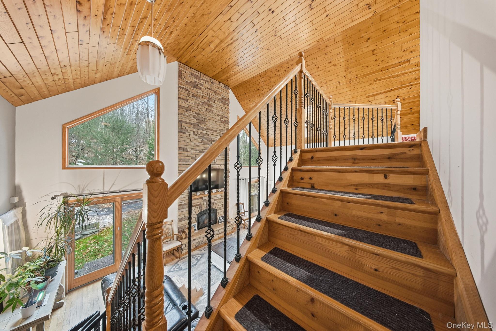 191 David Rhodes Road Wurtsboro, NY 12790 - Photo 19 of 39 a view of entryway