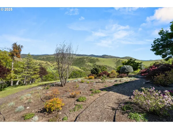 $880,000 | 2809 Dead Indian Memorial Road, Ashland, OR 97520