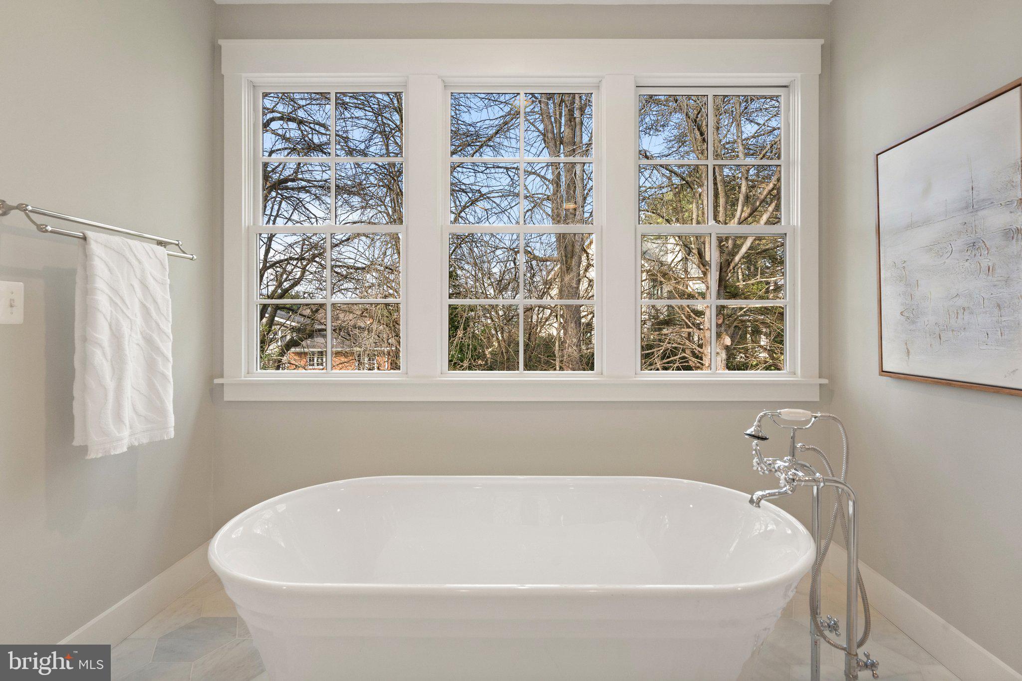 1122 Ormond Court McLean, VA 22101 - Photo 38 of 68 Soaking tub