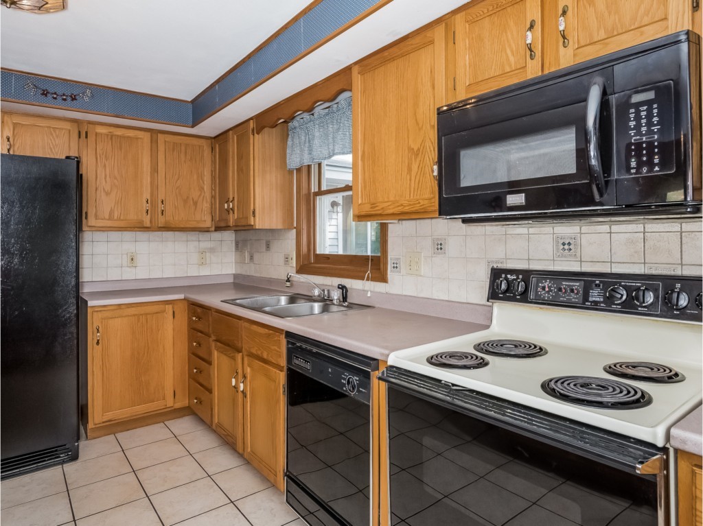 130 Little Mill Road Sandown, NH 03873 - Photo 6 of 30