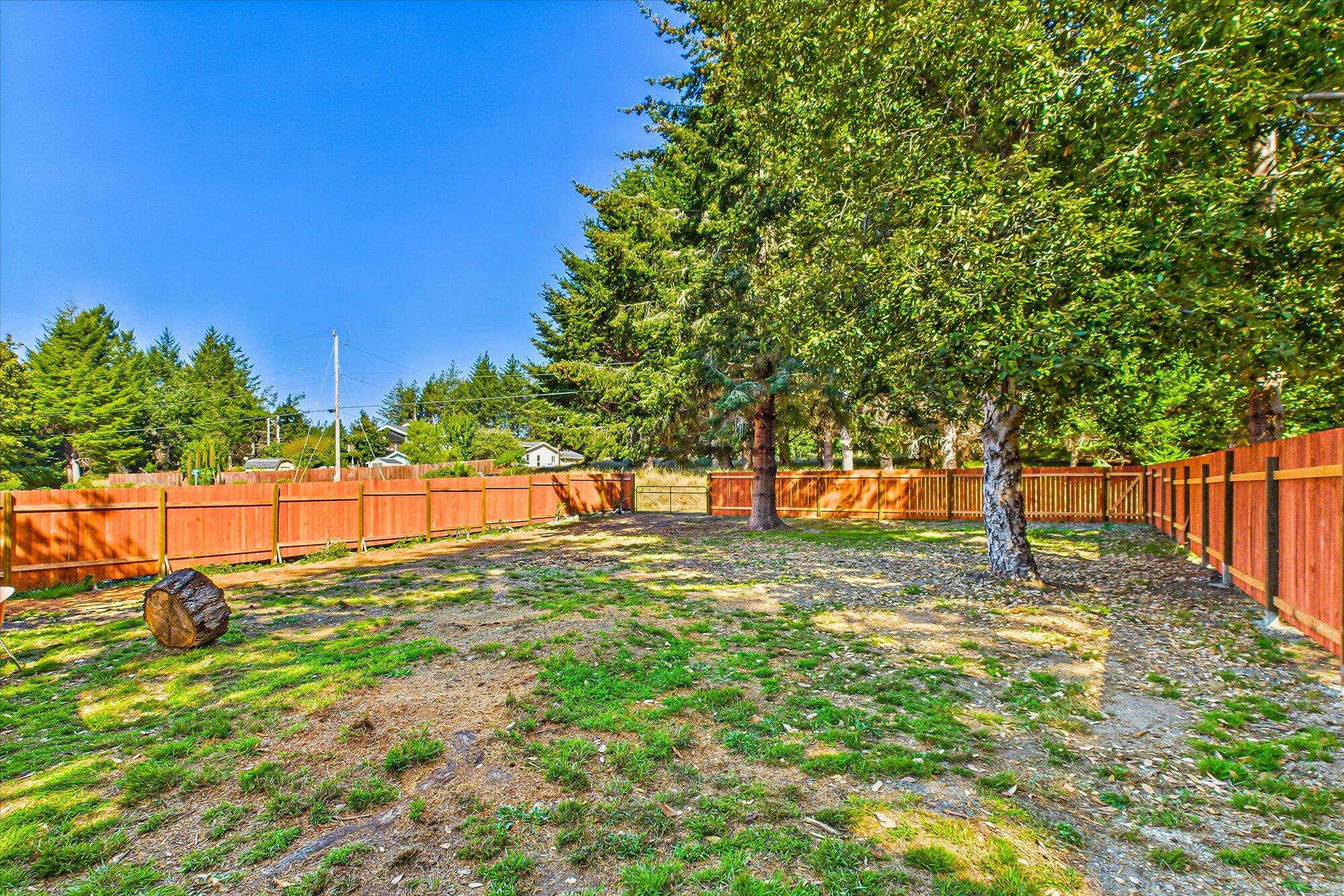 199 Spring Road Whitethorn, CA 95589 - Photo 29 of 37