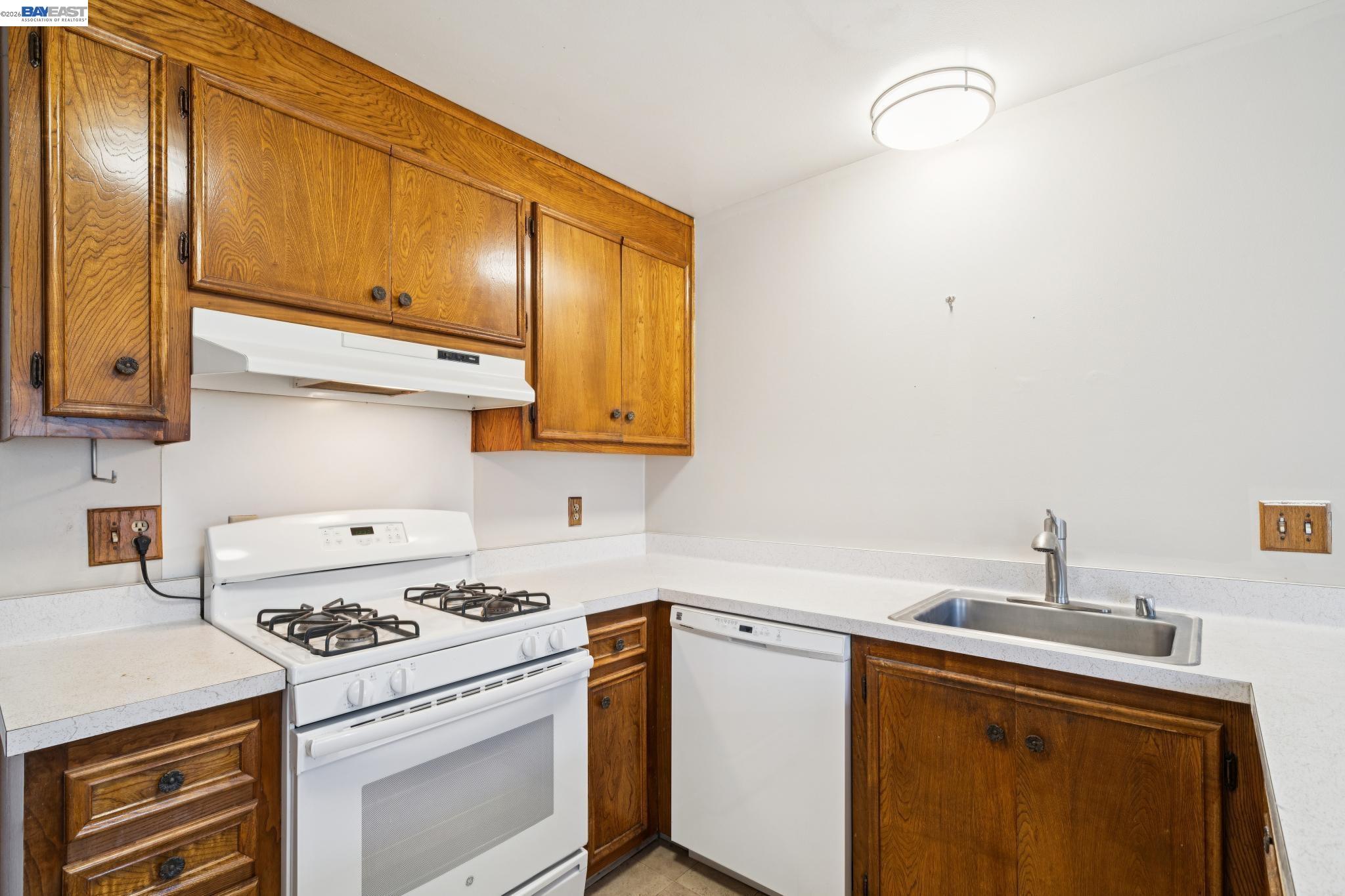 1701 Central Avenue, Unit R Alameda, CA 94501 - Photo 12 of 25