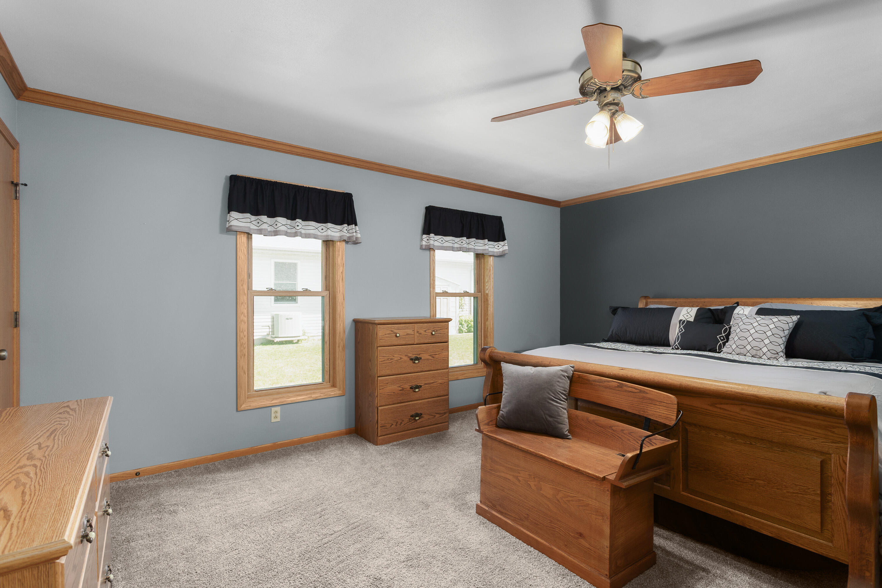 706 Woodbridge Trail Watertown, WI 53094 - Photo 16 of 38 Primary bedroom