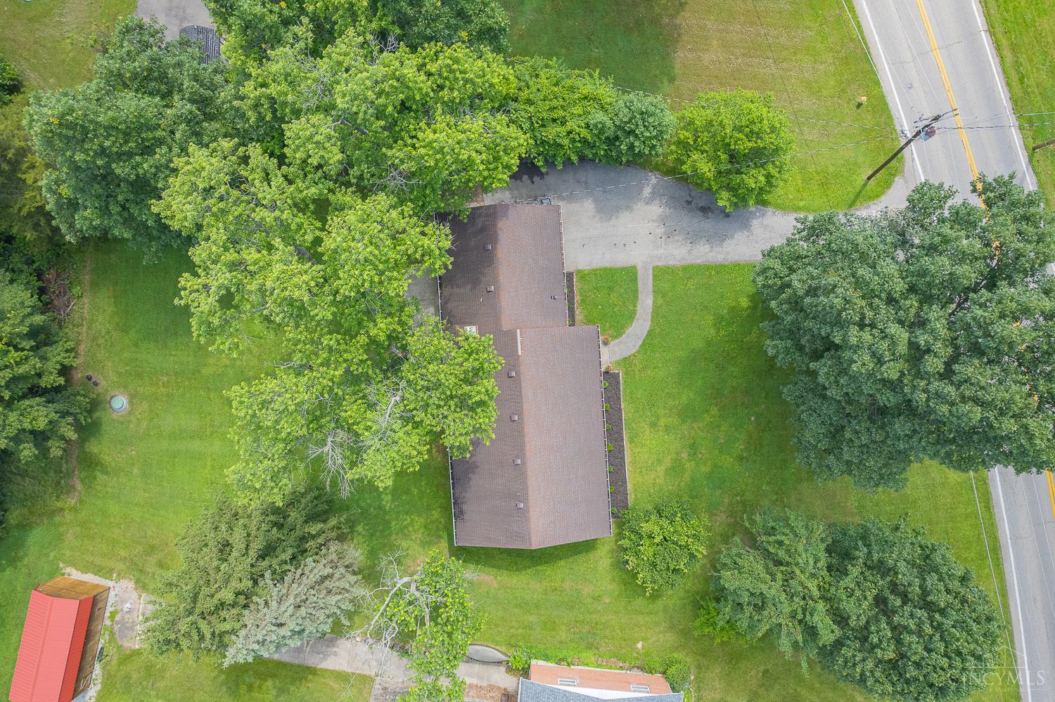 6718 Springdale Road Cincinnati, OH 45247 - Photo 2 of 34