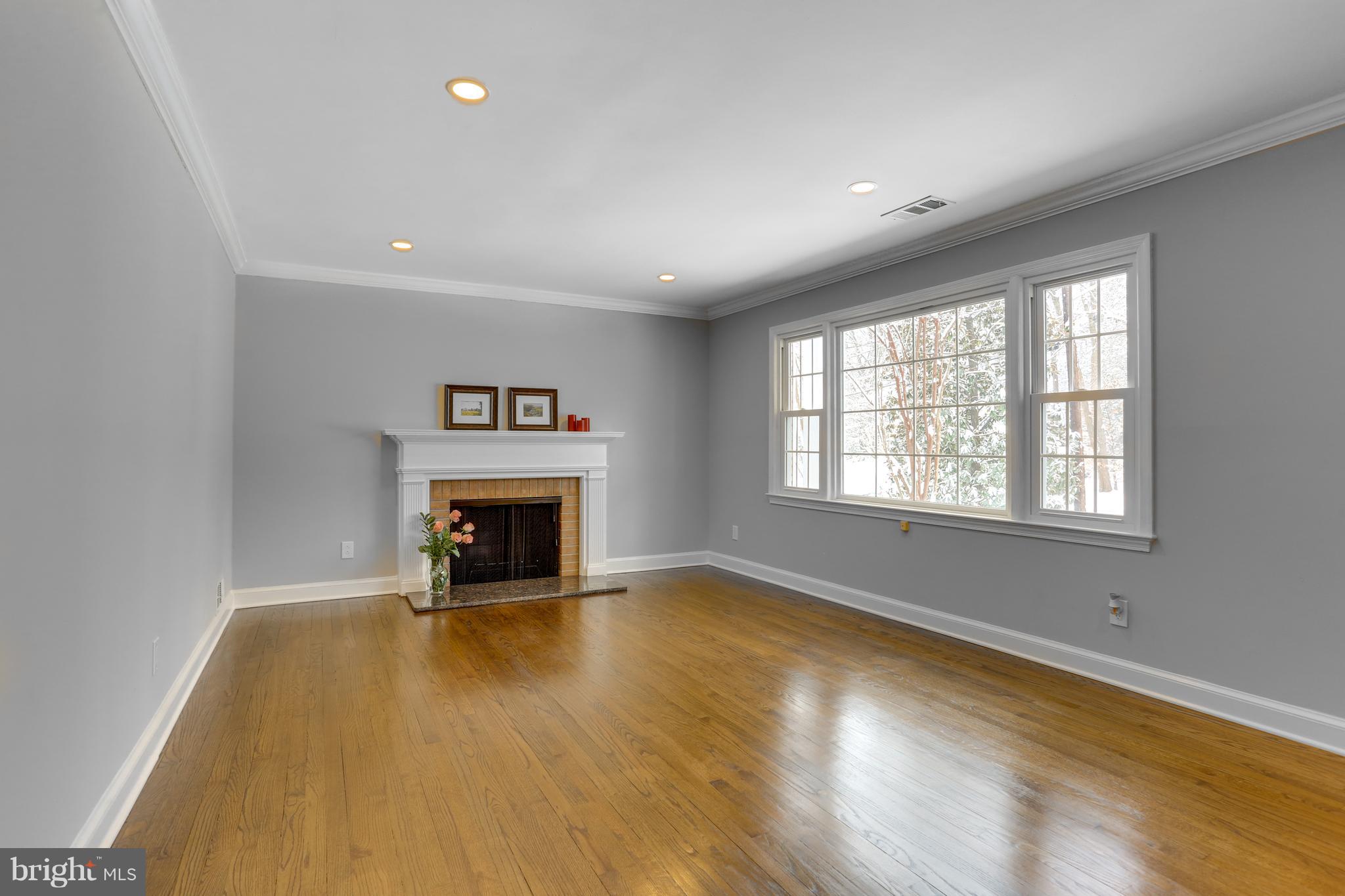 7124 Devonshire Road Alexandria, VA 22307 - Photo 16 of 66 Living Room with Crown Molding