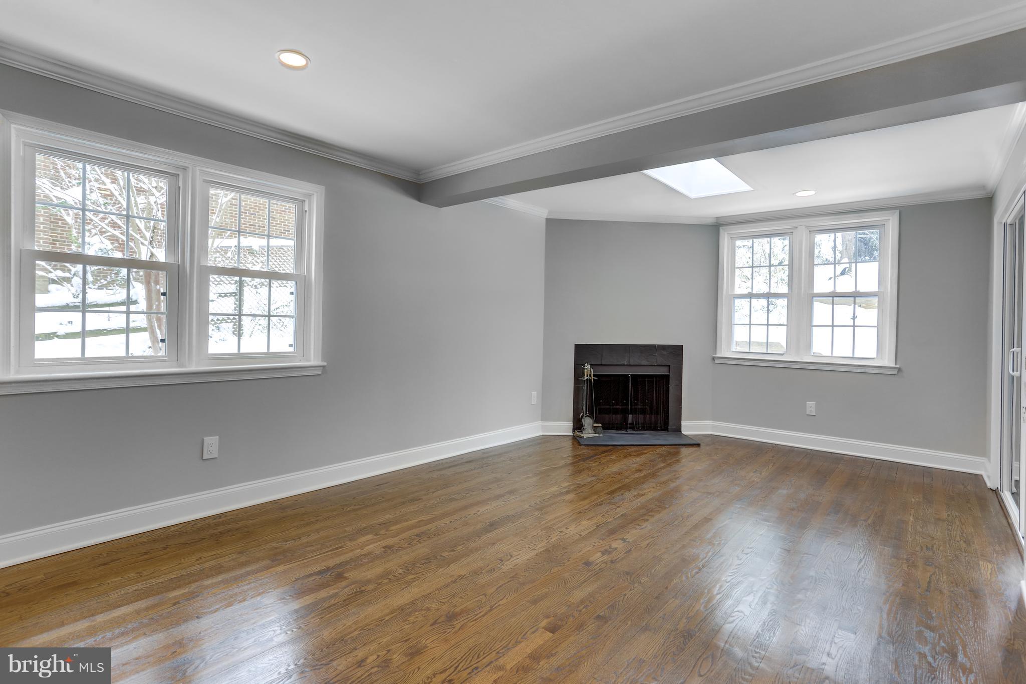 7124 Devonshire Road Alexandria, VA 22307 - Photo 19 of 66 Family Room off the kitchen