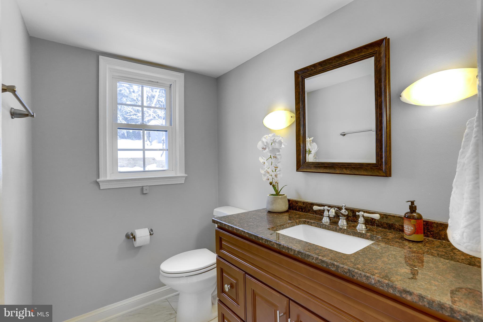 7124 Devonshire Road Alexandria, VA 22307 - Photo 22 of 66 Powder room on main level