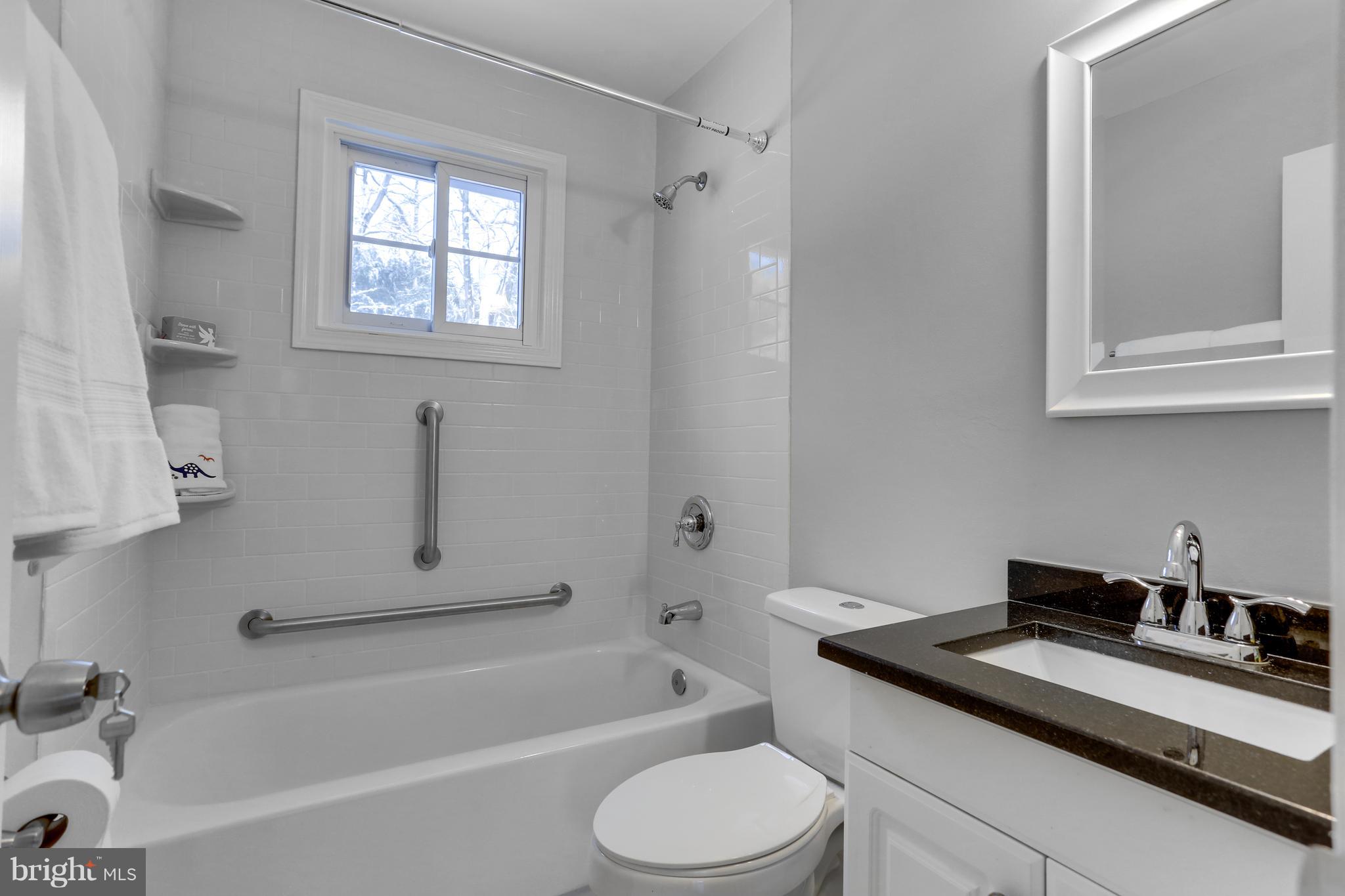 7124 Devonshire Road Alexandria, VA 22307 - Photo 42 of 66 Second Bath with full size tub