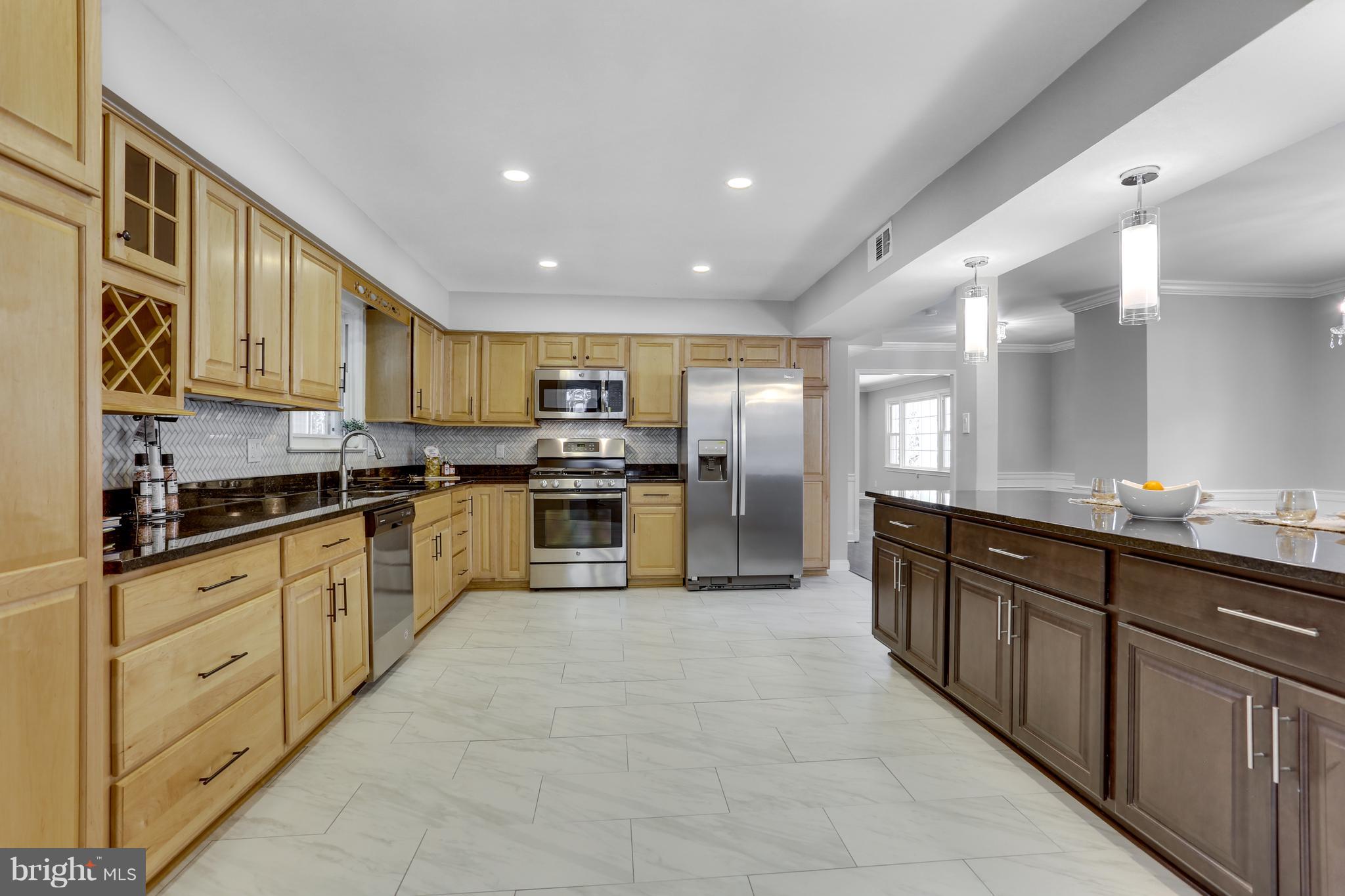 7124 Devonshire Road Alexandria, VA 22307 - Photo 7 of 66 Just imagine entertaining in this space!