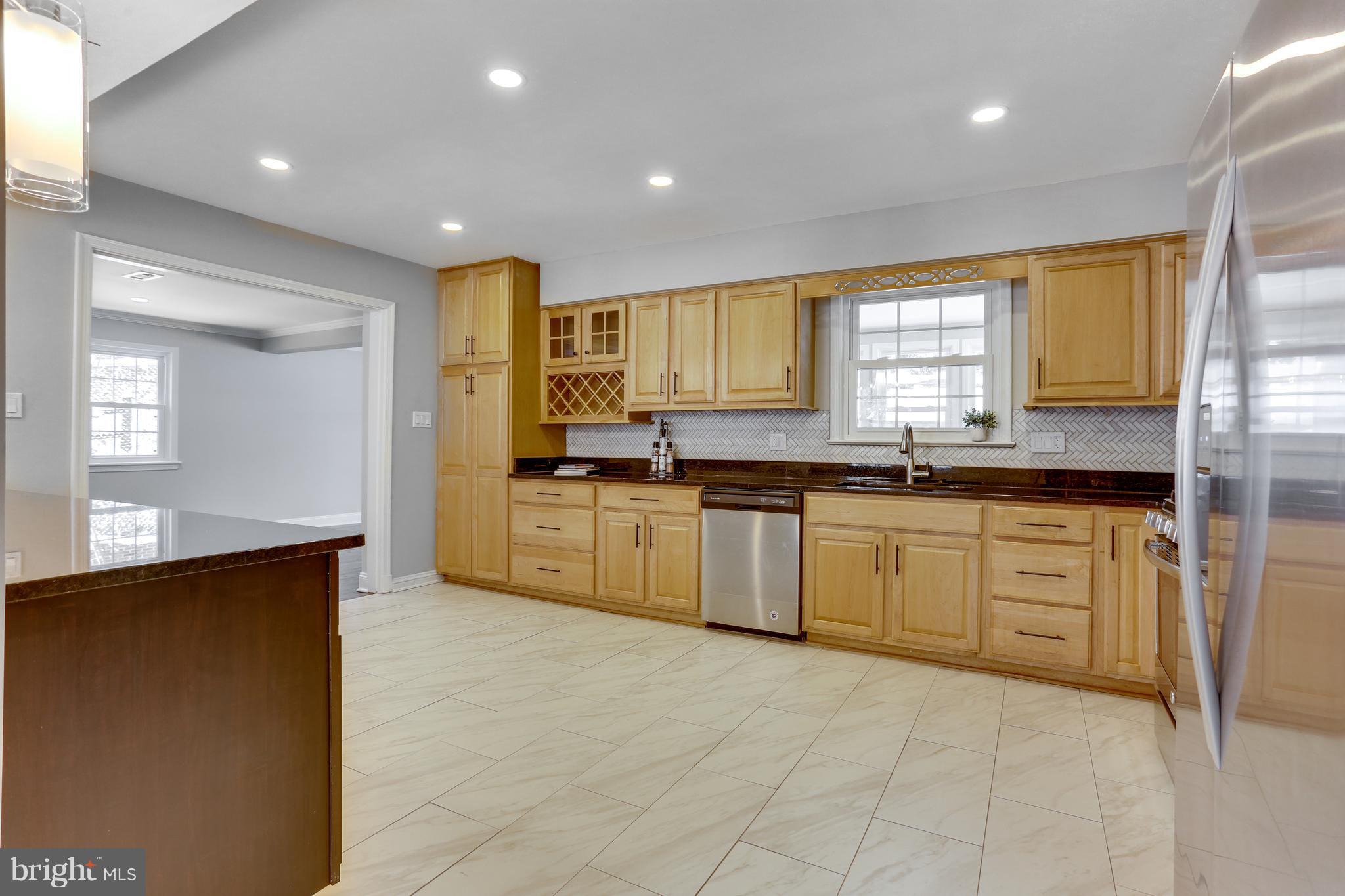 7124 Devonshire Road Alexandria, VA 22307 - Photo 10 of 66 New Ceramic Tile Floors