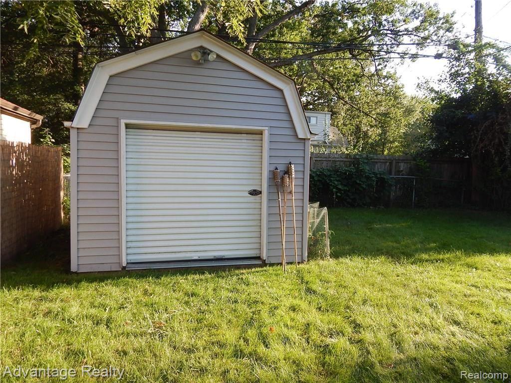 224 Roth Boulevard Clawson, MI 48017 - Photo 17 of 18 Large shed.JPG