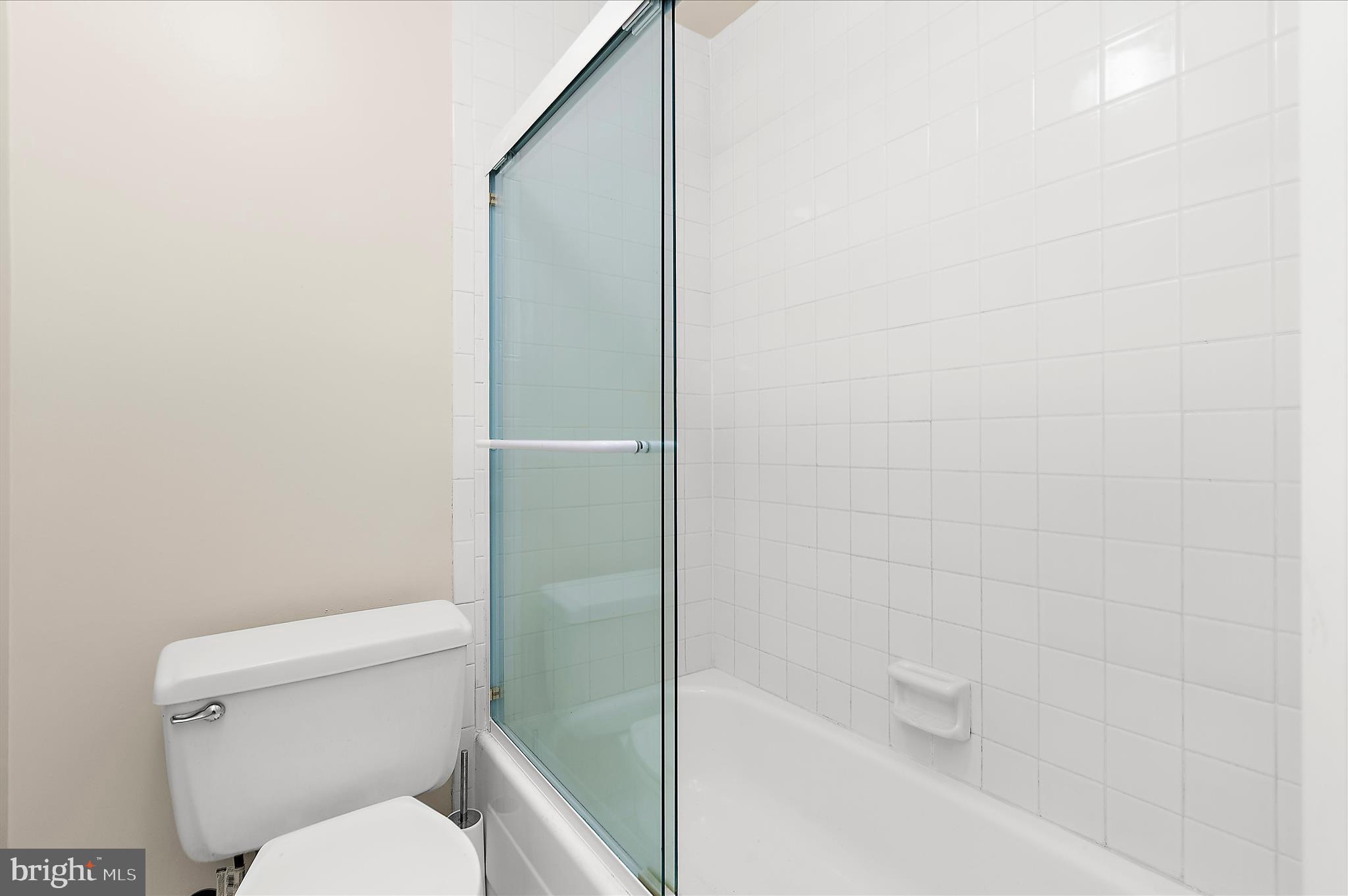 24 Fencepost Court, Unit G Baltimore, MD 21208 - Photo 44 of 54 2nd Level Full Bathroom