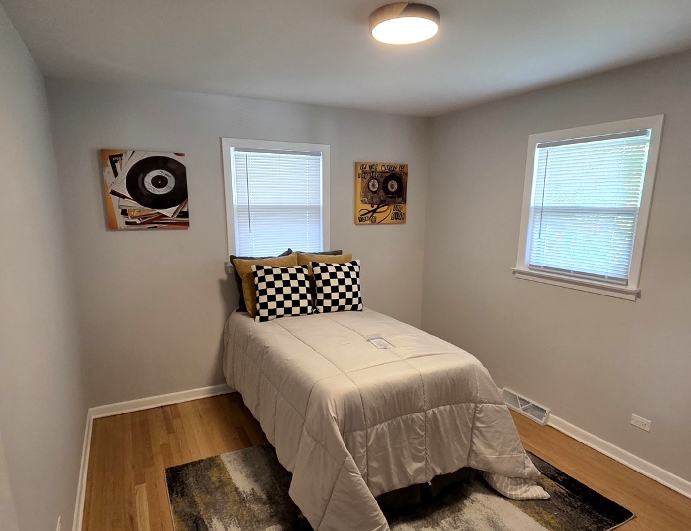 7447 Beloit Avenue Bridgeview, IL 60455 - Photo 17 of 32