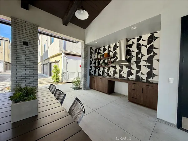 $749,990 | 5876 Linden Avenue, Unit 3, Long Beach, CA 90805