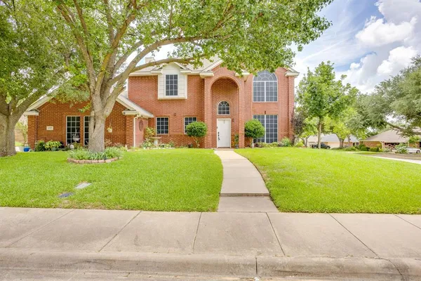 $387,500 | 435 Arbor Lawn Drive, Burleson, TX 76028