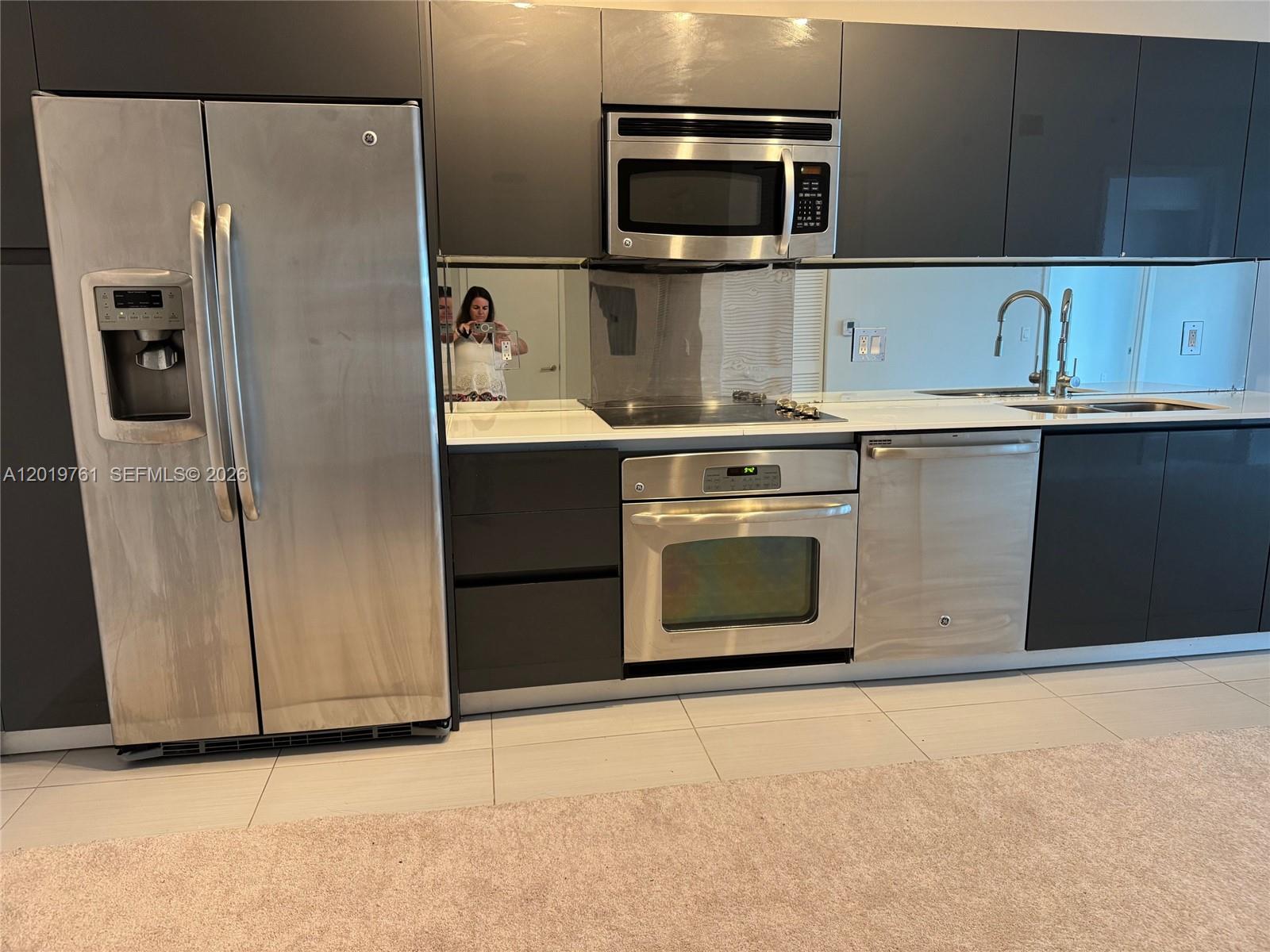 31 Southeast 6th Street, Unit 2004 Miami, FL 33131 - Photo 10 of 19