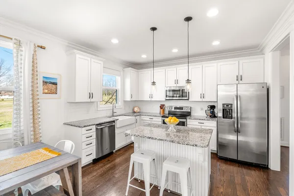 $558,000 | 2724 Lakeland Drive, Nashville, TN 37214