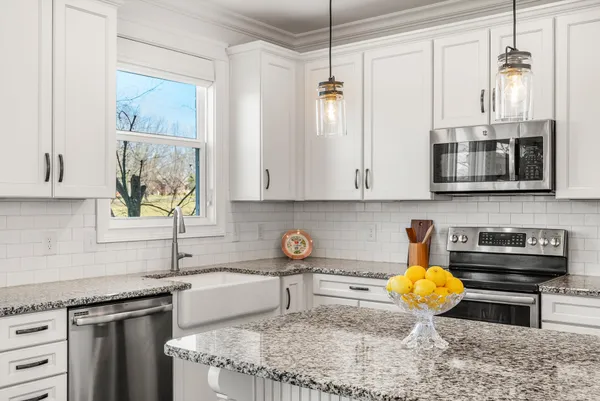 $558,000 | 2724 Lakeland Drive, Nashville, TN 37214