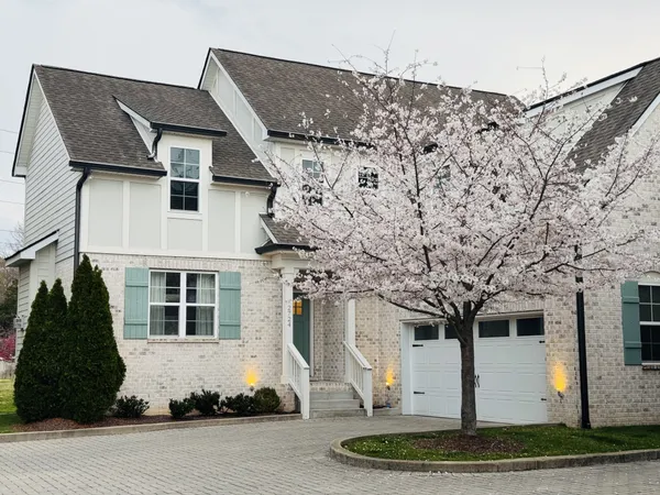 $558,000 | 2724 Lakeland Drive, Nashville, TN 37214