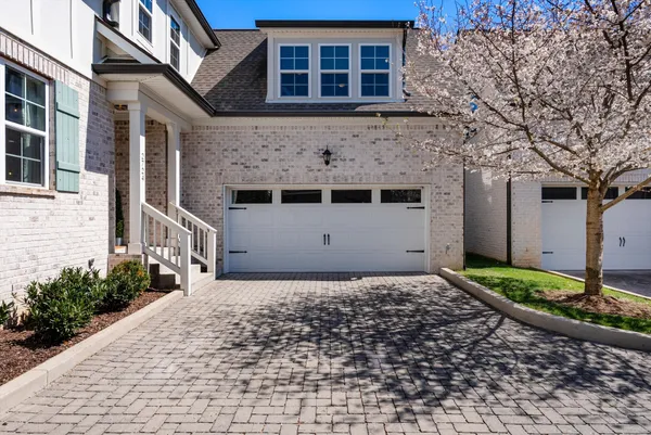 $558,000 | 2724 Lakeland Drive, Nashville, TN 37214