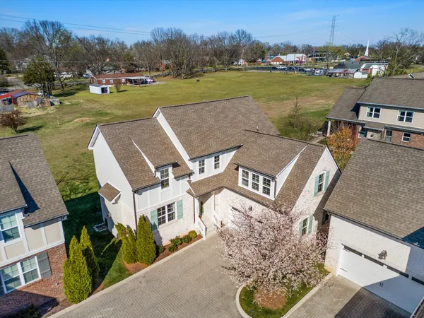 $558,000 | 2724 Lakeland Drive, Nashville, TN 37214