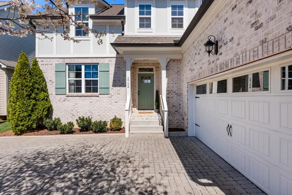 $558,000 | 2724 Lakeland Drive, Nashville, TN 37214