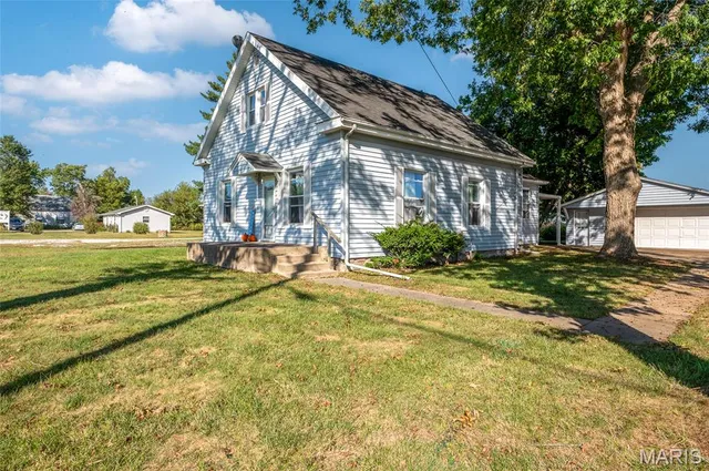 $149,000 | 216 South Mine Street, Sandoval, IL 62882