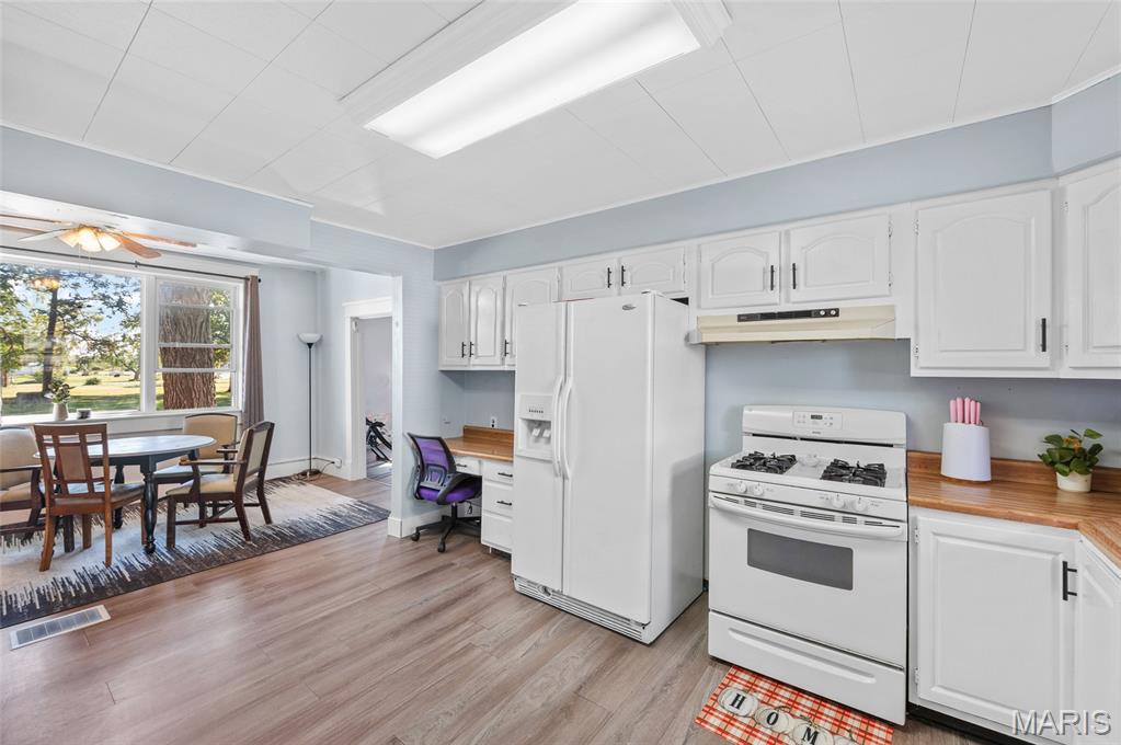 216 South Mine Street Sandoval, IL 62882 - Photo 4 of 31